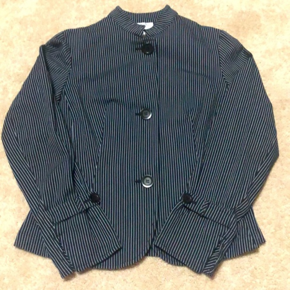 Jones New York Black and White blazer Like New Size 6P